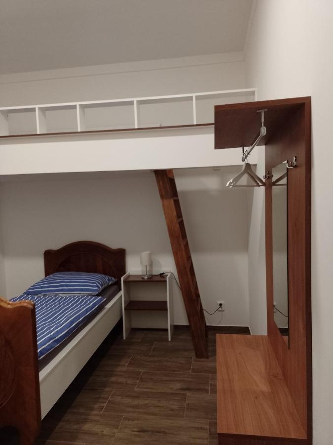Penzion Litohlavy 17 - Na Samote U Lesa Králŭv Dvŭr Buitenkant foto